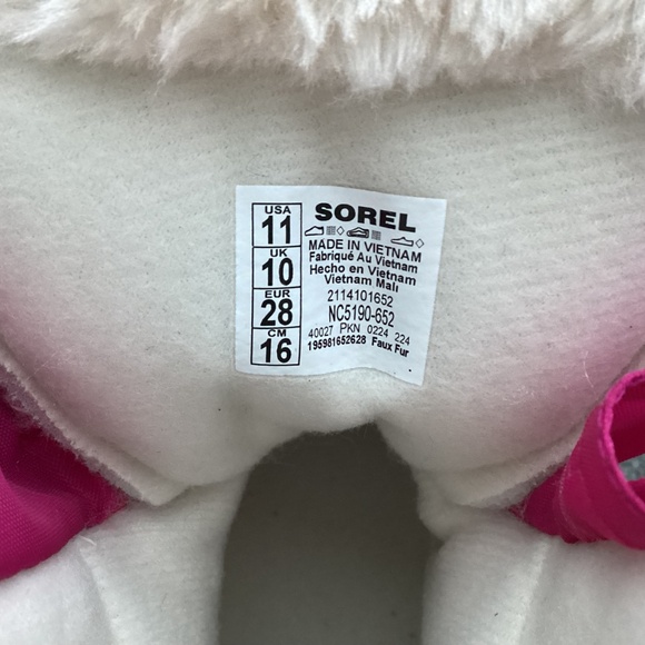 Sorel Kid's Snow Commander Cold-Weather Boots, size 11 - Picture 2 of 11